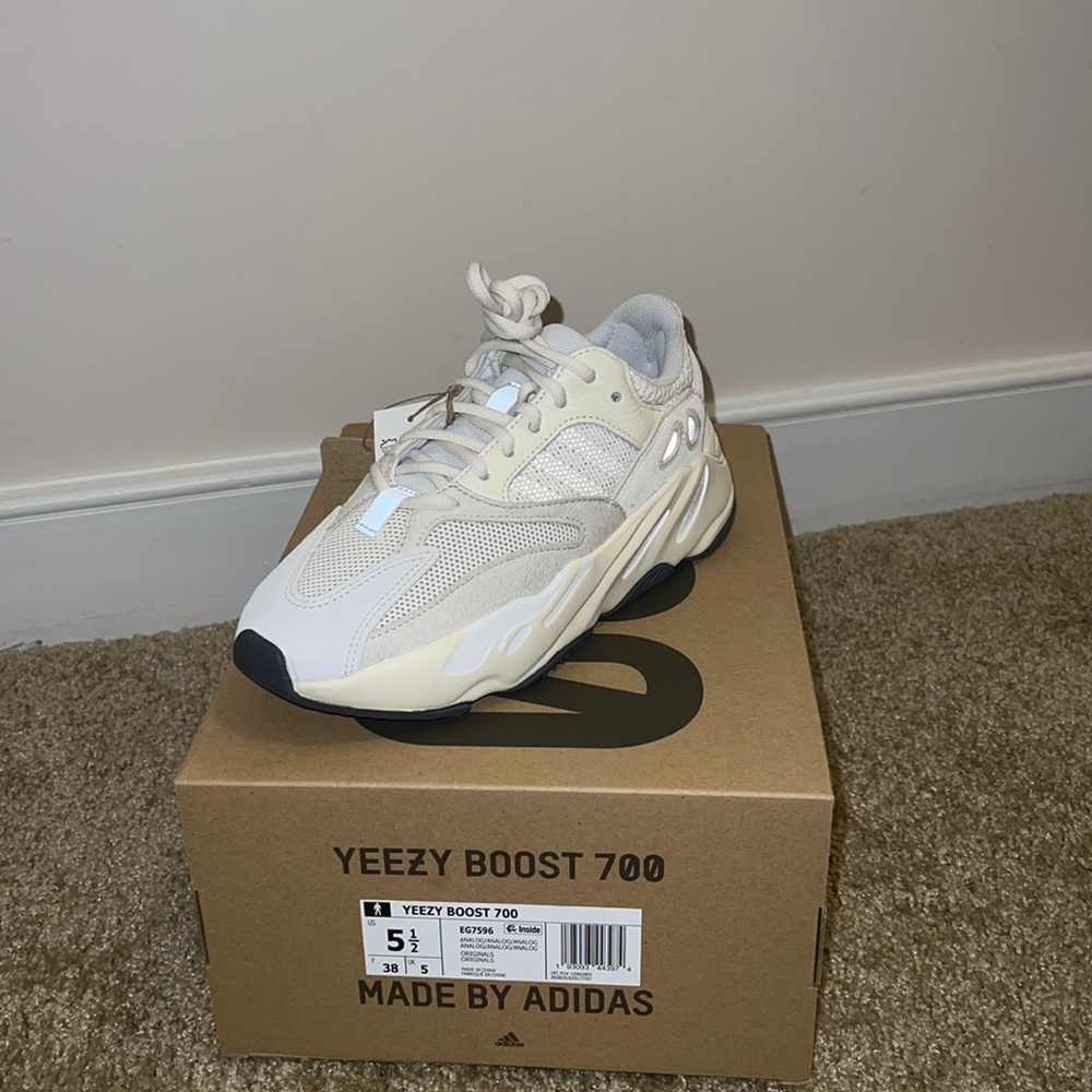 Yeezy Boost 700